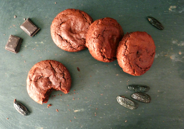 Preciously Me blog : Chocolate & Tonka Bean Soft Biscuits