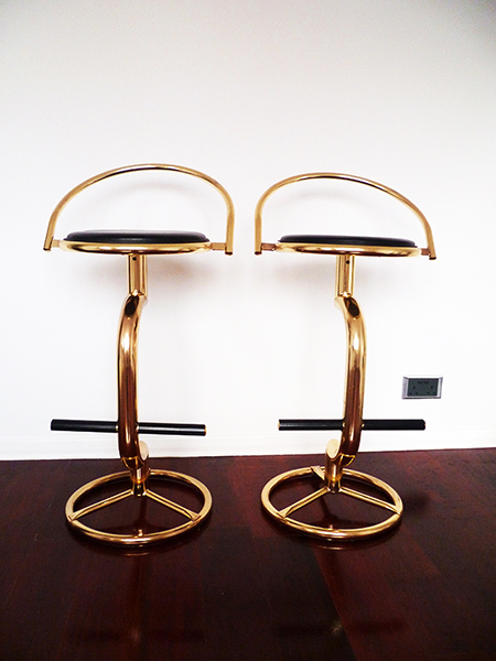 Preciously Me blog : DIY - Reupholster a Vintage Bar Stool
