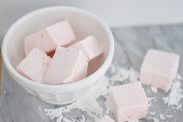 Preciously Me blog : pink marshmallows recipe