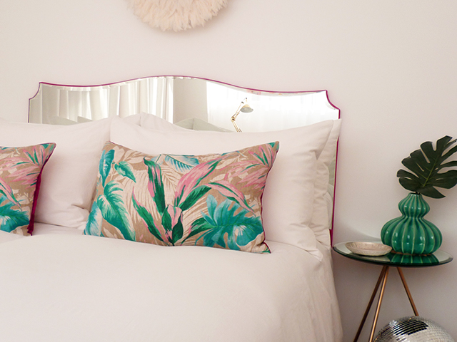 Preciously Me blog : DIY - Mirror Headboard