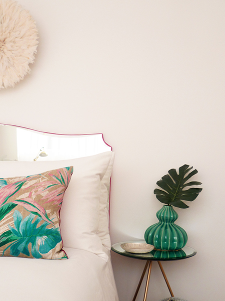 Preciously Me blog : DIY - Mirror Headboard