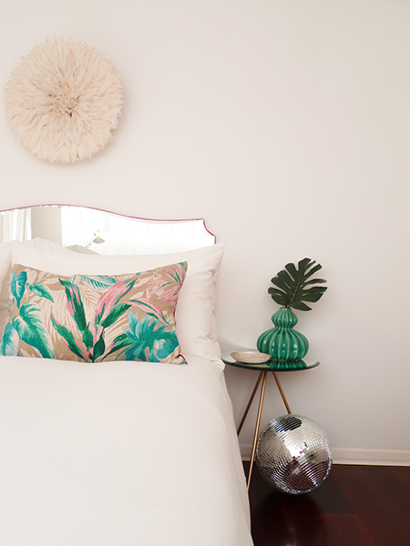 Preciously Me blog : DIY - Mirror Headboard