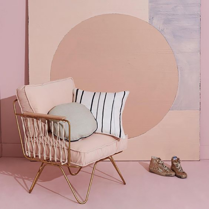 Preciously Me blog : Coup de Coeur Honoré Déco - Pink Croisette armchair